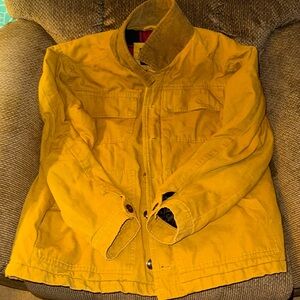 Light brown medium heavy button up Jacket
Casual look
Nice condition